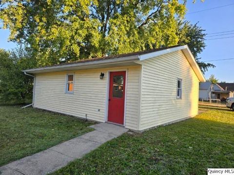 Tiny photo for 825 Augusta Road, Carthage, IL 62321 (MLS # 12284396)