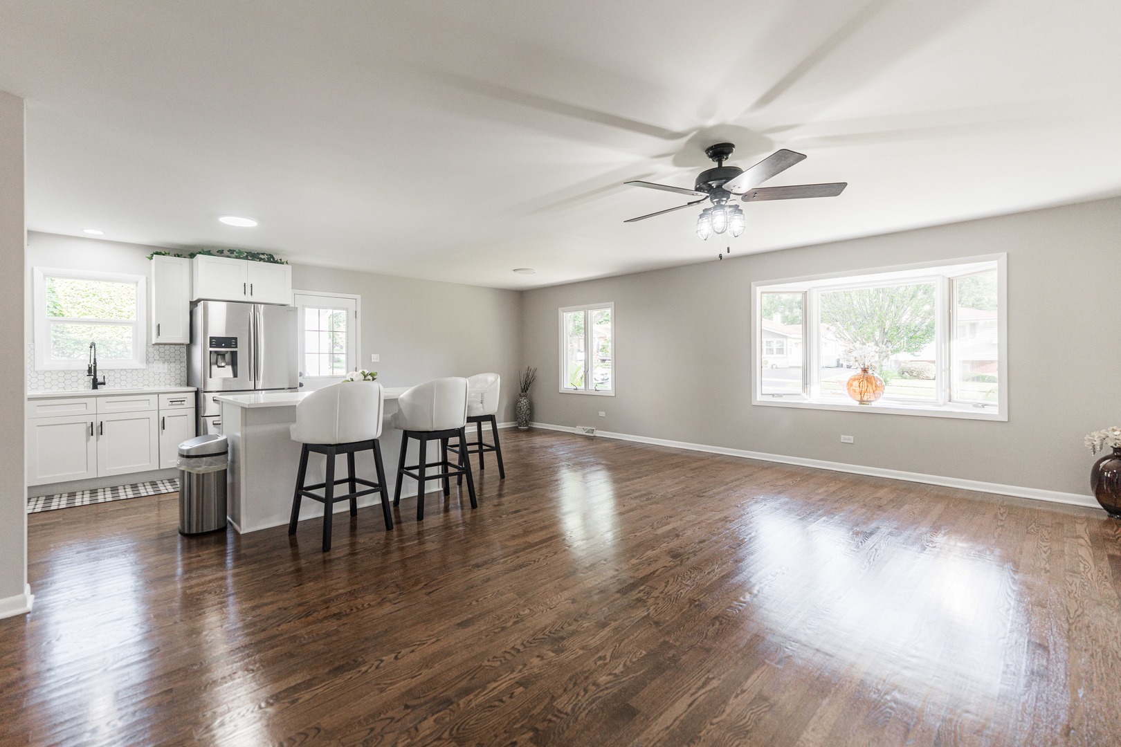 22 W Prairie Avenue