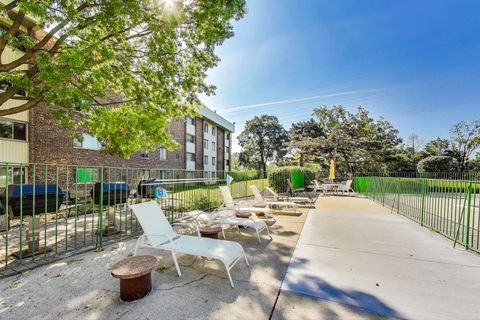 Tiny photo for 841 N York Street #332, Elmhurst, IL 60126 (MLS # 12476274)