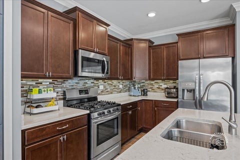 Tiny photo for 318 Sussex Lane, North Aurora, IL 60542 (MLS # 12690353)