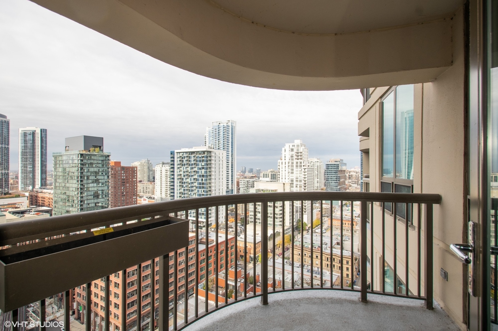 400 N LaSalle Street 2108