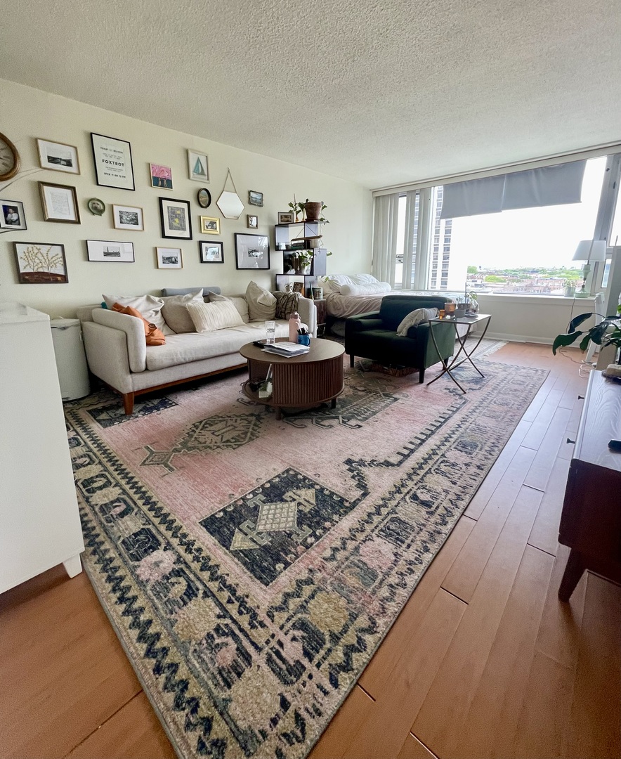 2728 N Hampden Court 1108