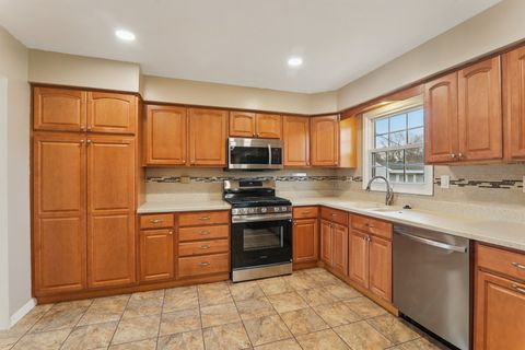 1903 Hazelwood Drive Lindenhurst IL 60046