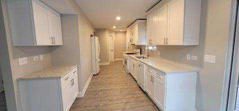 Tiny photo for 4023 1/2 N Grant Street, Westmont, IL 60559 (MLS # 12516131)