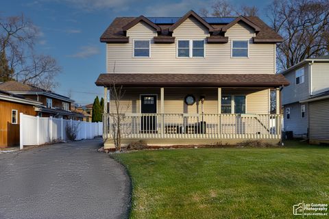 4023 1/2 N Grant Street Westmont IL 60559