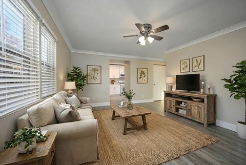 Tiny photo for 4023 1/2 N Grant Street, Westmont, IL 60559 (MLS # 12516131)