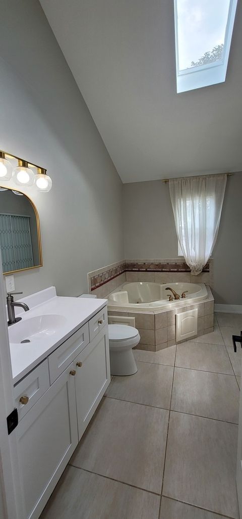 Tiny photo for 4023 1/2 N Grant Street, Westmont, IL 60559 (MLS # 12516131)