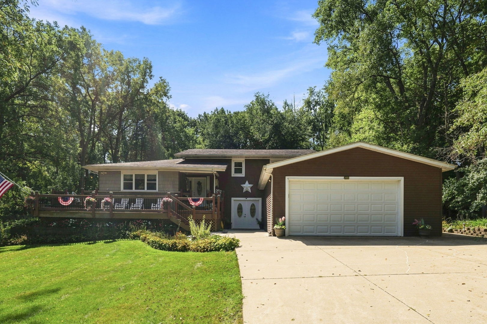 11 Sandpiper Drive, Blue Grass, IA 52726 | MLS 12784967 | Listing ...