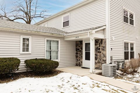Photo of 1387 S Glen Circle #D, Aurora, IL 60506 (MLS # 12570174)