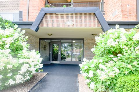 Tiny photo for 1206 S New Wilke Road #108, Arlington Heights, IL 60005 (MLS # 12453407)