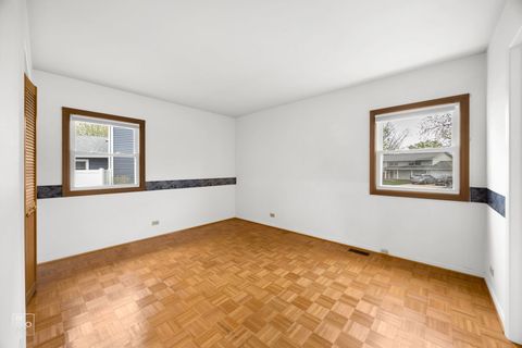 Tiny photo for 54 Smethwick Lane, Elk Grove Village, IL 60007 (MLS # 12609135)