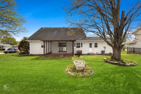 Tiny photo for 54 Smethwick Lane, Elk Grove Village, IL 60007 (MLS # 12609135)