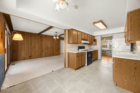 Tiny photo for 54 Smethwick Lane, Elk Grove Village, IL 60007 (MLS # 12609135)