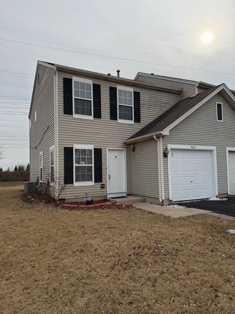 Photo of 923 E SAVANNAH Drive, Romeoville, IL 60446 (MLS # 12566326)