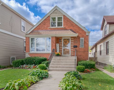Photo of 4824 N Natchez Avenue, Chicago, IL 60656 (MLS # 12512622)