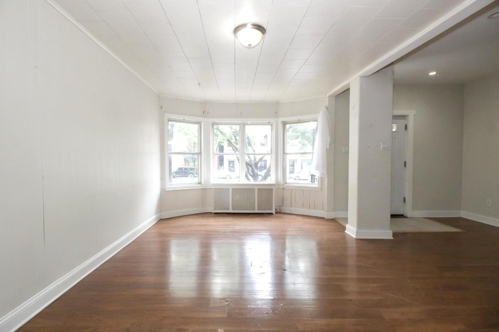 2244 W IRVING PARK Road