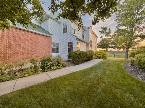 Tiny photo for 112 Pembroke Circle, Lake Bluff, IL 60044 (MLS # 12674518)
