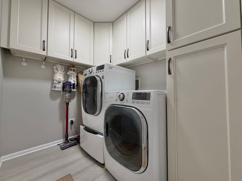 Tiny photo for 112 Pembroke Circle, Lake Bluff, IL 60044 (MLS # 12674518)