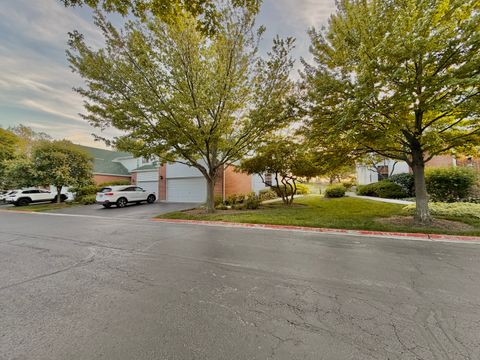 Tiny photo for 112 Pembroke Circle, Lake Bluff, IL 60044 (MLS # 12674518)