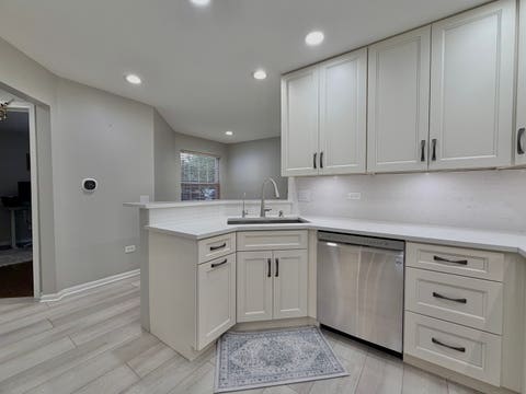 Tiny photo for 112 Pembroke Circle, Lake Bluff, IL 60044 (MLS # 12674518)
