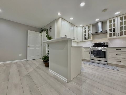 Tiny photo for 112 Pembroke Circle, Lake Bluff, IL 60044 (MLS # 12674518)