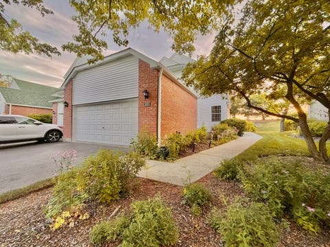Photo of 112 Pembroke Circle, Lake Bluff, IL 60044 (MLS # 12674518)