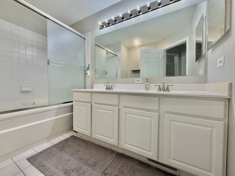 Tiny photo for 112 Pembroke Circle, Lake Bluff, IL 60044 (MLS # 12674518)