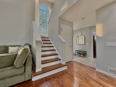 Tiny photo for 112 Pembroke Circle, Lake Bluff, IL 60044 (MLS # 12674518)