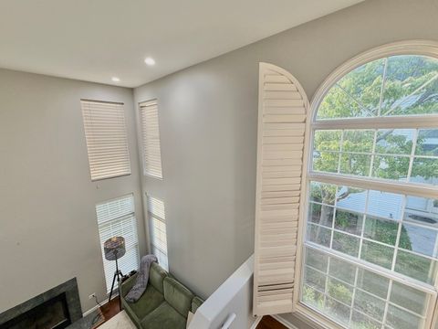 Tiny photo for 112 Pembroke Circle, Lake Bluff, IL 60044 (MLS # 12674518)