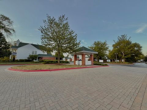 Tiny photo for 112 Pembroke Circle, Lake Bluff, IL 60044 (MLS # 12674518)