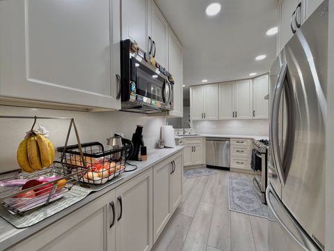 Tiny photo for 112 Pembroke Circle, Lake Bluff, IL 60044 (MLS # 12674518)
