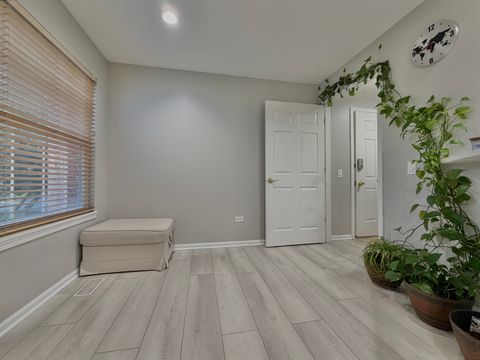 Tiny photo for 112 Pembroke Circle, Lake Bluff, IL 60044 (MLS # 12674518)