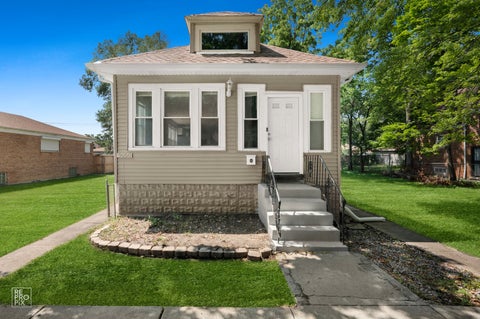 Photo of 9050 S Ellis Avenue, Chicago, IL 60619 (MLS # 12765374)
