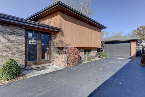 Tiny photo for 181 W 28th Street, South Chicago Heights, IL 60411 (MLS # 12583506)