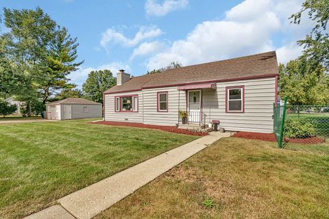 Tiny photo for 1901 Wilcox Street, Crest Hill, IL 60403 (MLS # 12524827)