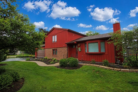 Tiny photo for 220 Fairway Road, Lake Zurich, IL 60047 (MLS # 12688706)