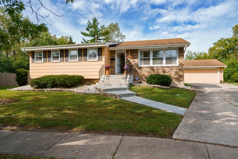 Photo of 3423 Hickory Lane, Hazel Crest, IL 60429 (MLS # 12758251)