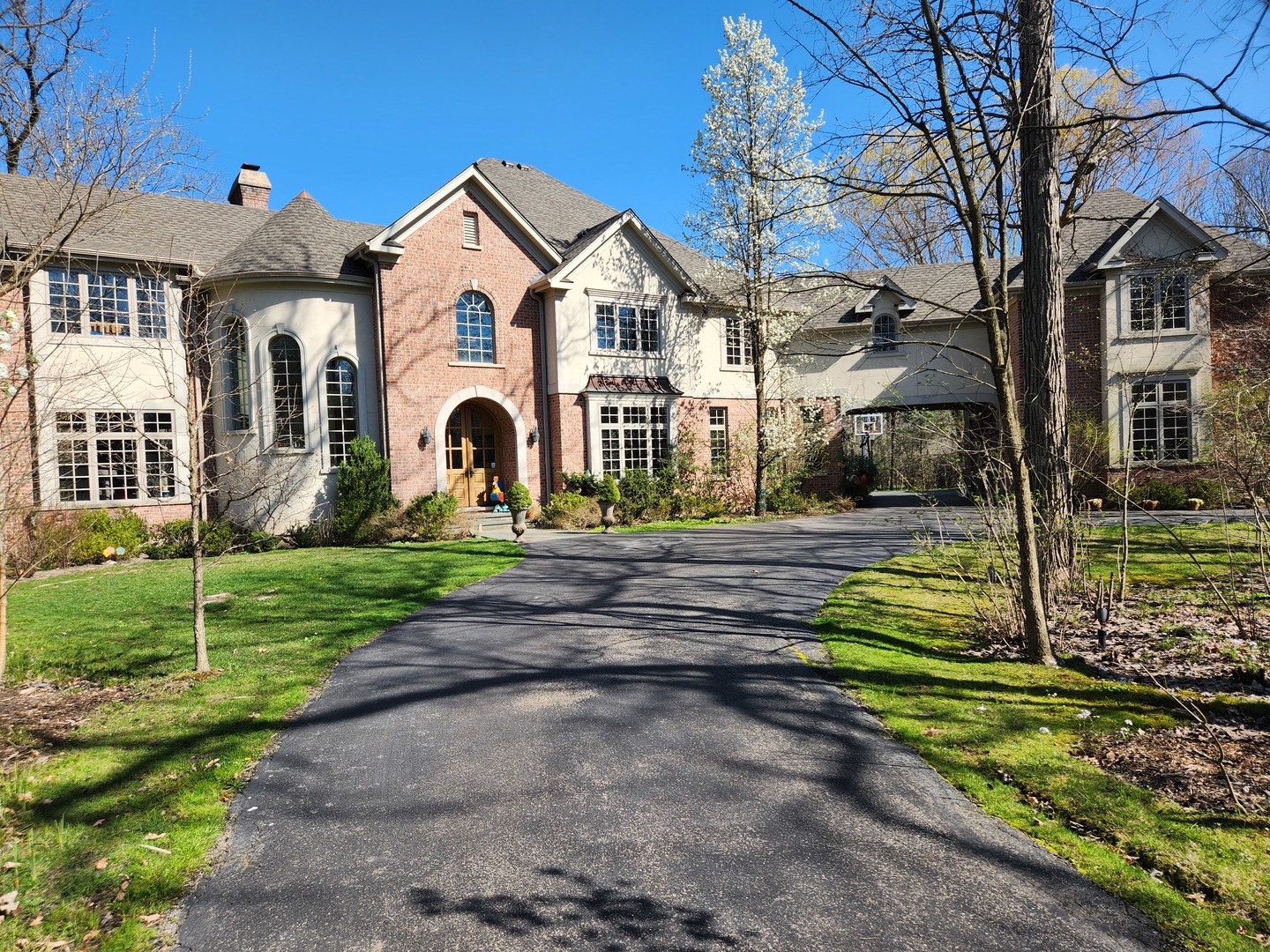 1005 Hiawatha Lane