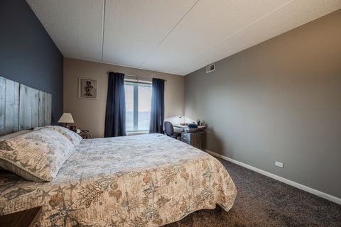 Tiny photo for 12900 W Heiden Circle #4204, Lake Bluff, IL 60044 (MLS # 12592830)