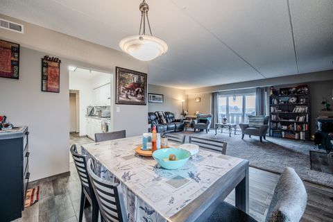 Tiny photo for 12900 W Heiden Circle #4204, Lake Bluff, IL 60044 (MLS # 12592830)