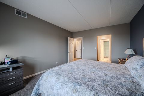 Tiny photo for 12900 W Heiden Circle #4204, Lake Bluff, IL 60044 (MLS # 12592830)