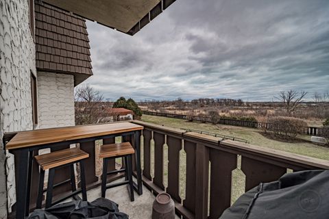 Tiny photo for 12900 W Heiden Circle #4204, Lake Bluff, IL 60044 (MLS # 12592830)