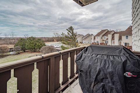 Tiny photo for 12900 W Heiden Circle #4204, Lake Bluff, IL 60044 (MLS # 12592830)