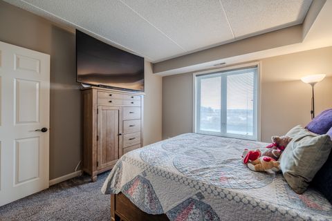 Tiny photo for 12900 W Heiden Circle #4204, Lake Bluff, IL 60044 (MLS # 12592830)