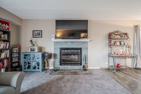 Tiny photo for 12900 W Heiden Circle #4204, Lake Bluff, IL 60044 (MLS # 12592830)