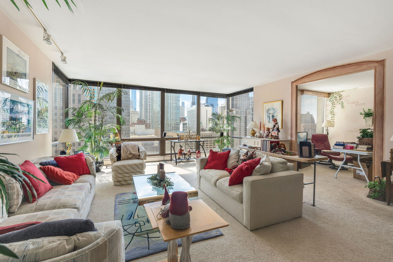 100 E Bellevue Place 23B