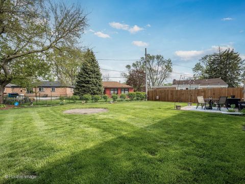 Tiny photo for 10917 S Keeler Avenue, Oak Lawn, IL 60453 (MLS # 12618532)