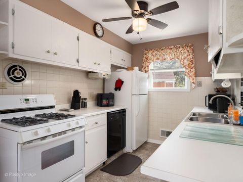 Tiny photo for 10917 S Keeler Avenue, Oak Lawn, IL 60453 (MLS # 12618532)