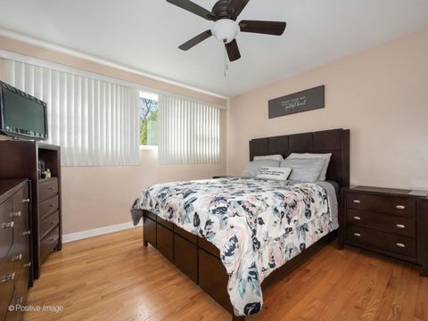 Tiny photo for 10917 S Keeler Avenue, Oak Lawn, IL 60453 (MLS # 12618532)