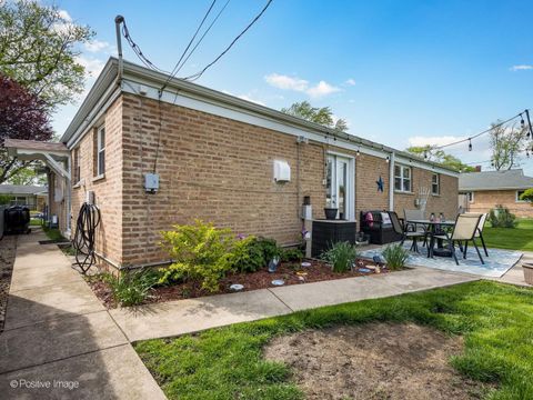 Tiny photo for 10917 S Keeler Avenue, Oak Lawn, IL 60453 (MLS # 12618532)